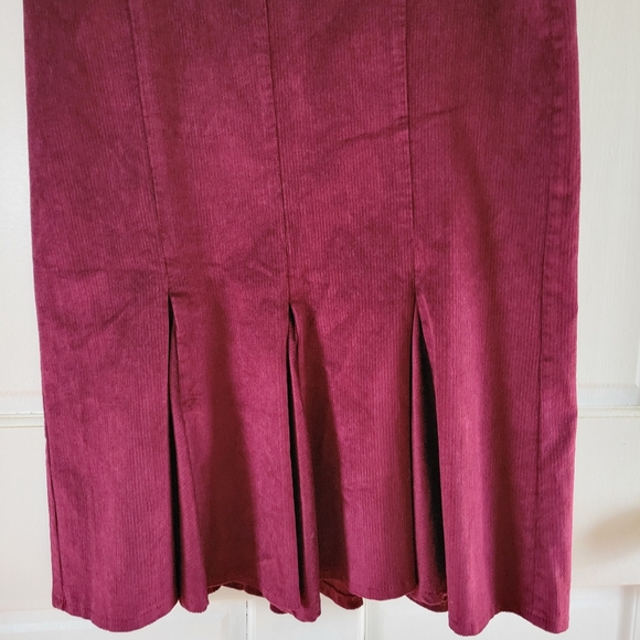 BUNDLE Benetton Skirt- Corduroy, Light Jersey- Top from Cable & Gauge BUNDLE - Picture 5 of 8